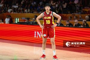 全网热议！陈明伶半场狂飙12分点燃球迷激情