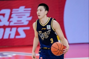 全网热议！宏远球员胡明轩等人免测引发球迷热议