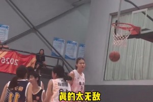 中国女篮的好苗子来啦！以曹熙琛的2米2的身高 对手得蹦半天