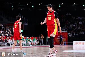 顶住压力！中国女篮逆境崛起，书写顽强意志新篇章