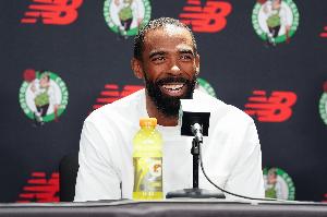 顶住质疑！康利砥砺前行，专家直言名人堂呼声高