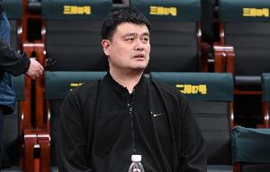 姚明任期内支持质疑遭杨毅反驳