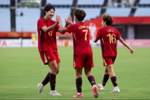 顶住压力！中国女足逆境爆发展现顽强意志