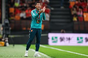 3-0！王子铭帽子戏法，国足数据全面领先，邵佳一备战亚洲杯