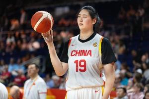 张子宇逆境中绽放坚韧光芒，中国女篮迎成长考验