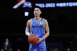 林书豪逆境破局：CBA赛场上意志如钢铁