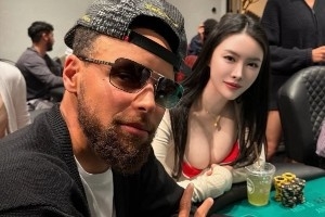 凭什么赢？三点拆解ALL-IN姐与库里的牌桌同框胜机