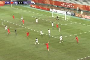 禁区内争议判罚！中国U23与泰国激战引热议