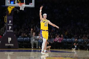 里夫斯凭什么赢？三点拆解全明星级球员的取胜钥匙